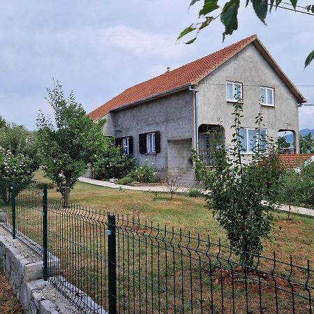 Apartman Lana Kijevo Kültér fotó