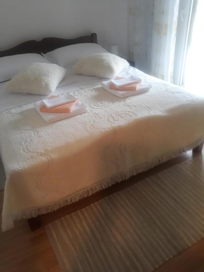 Apartman Lana Kijevo Kültér fotó