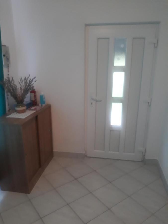 Apartman Lana Kijevo Kültér fotó