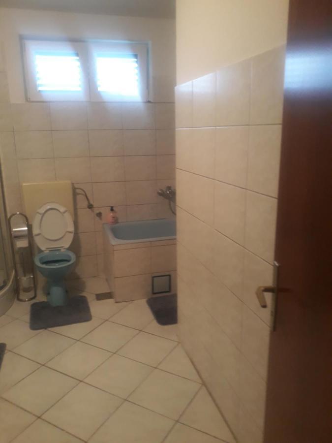 Apartman Lana Kijevo Kültér fotó