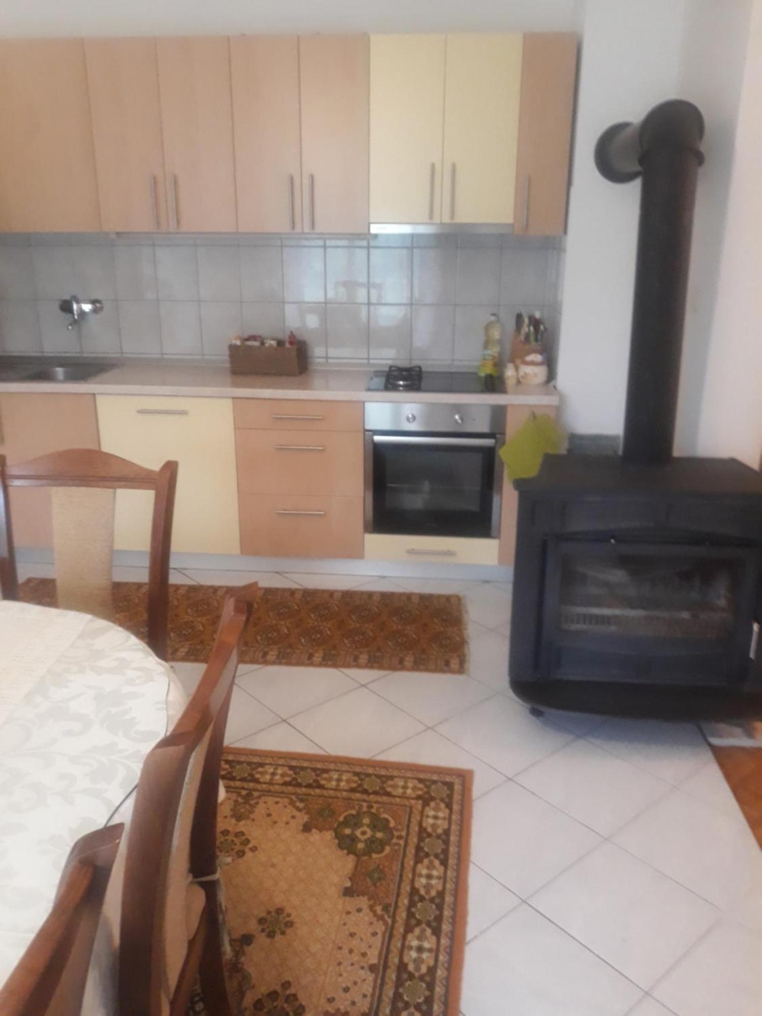 Apartman Lana Kijevo Kültér fotó